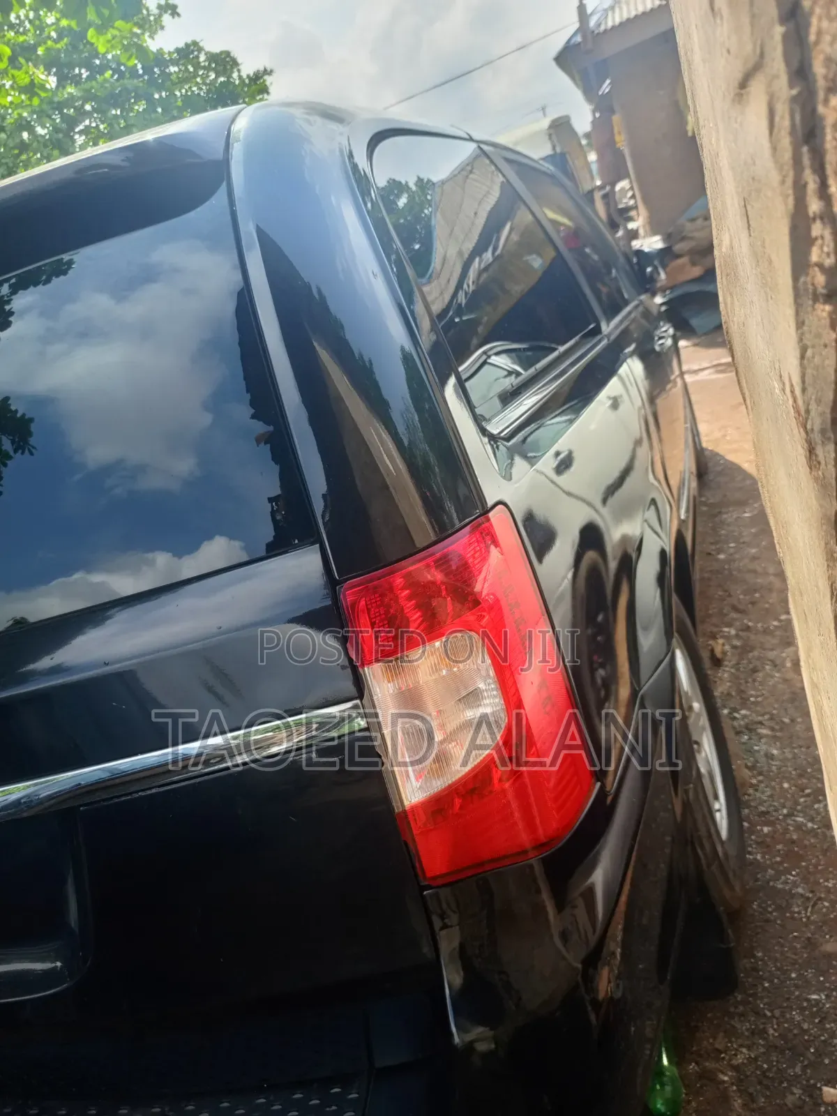 Chrysler Town & Country 2012 Black