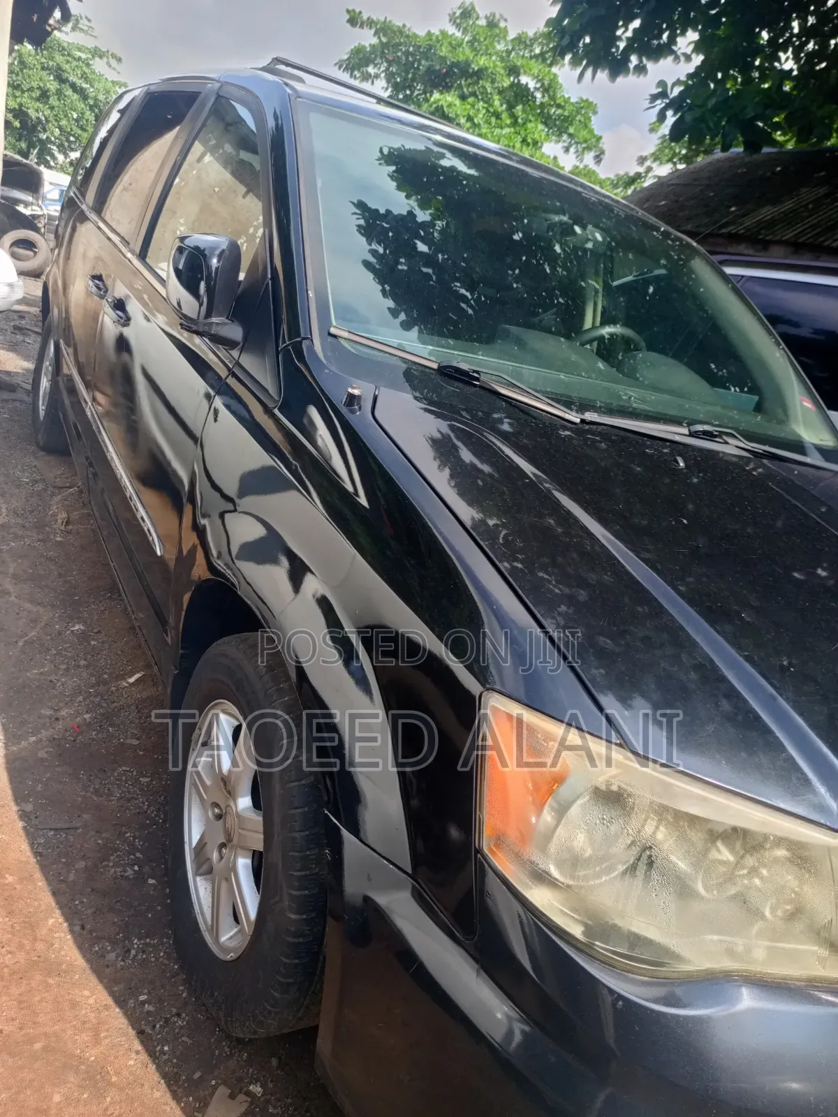 Chrysler Town & Country 2012 Black