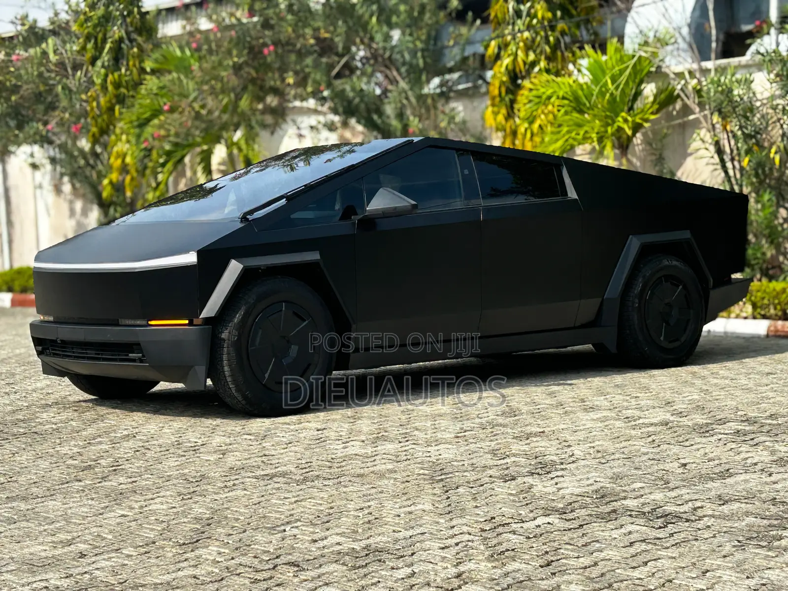 New Tesla Cybertruck AWD 2024 Black