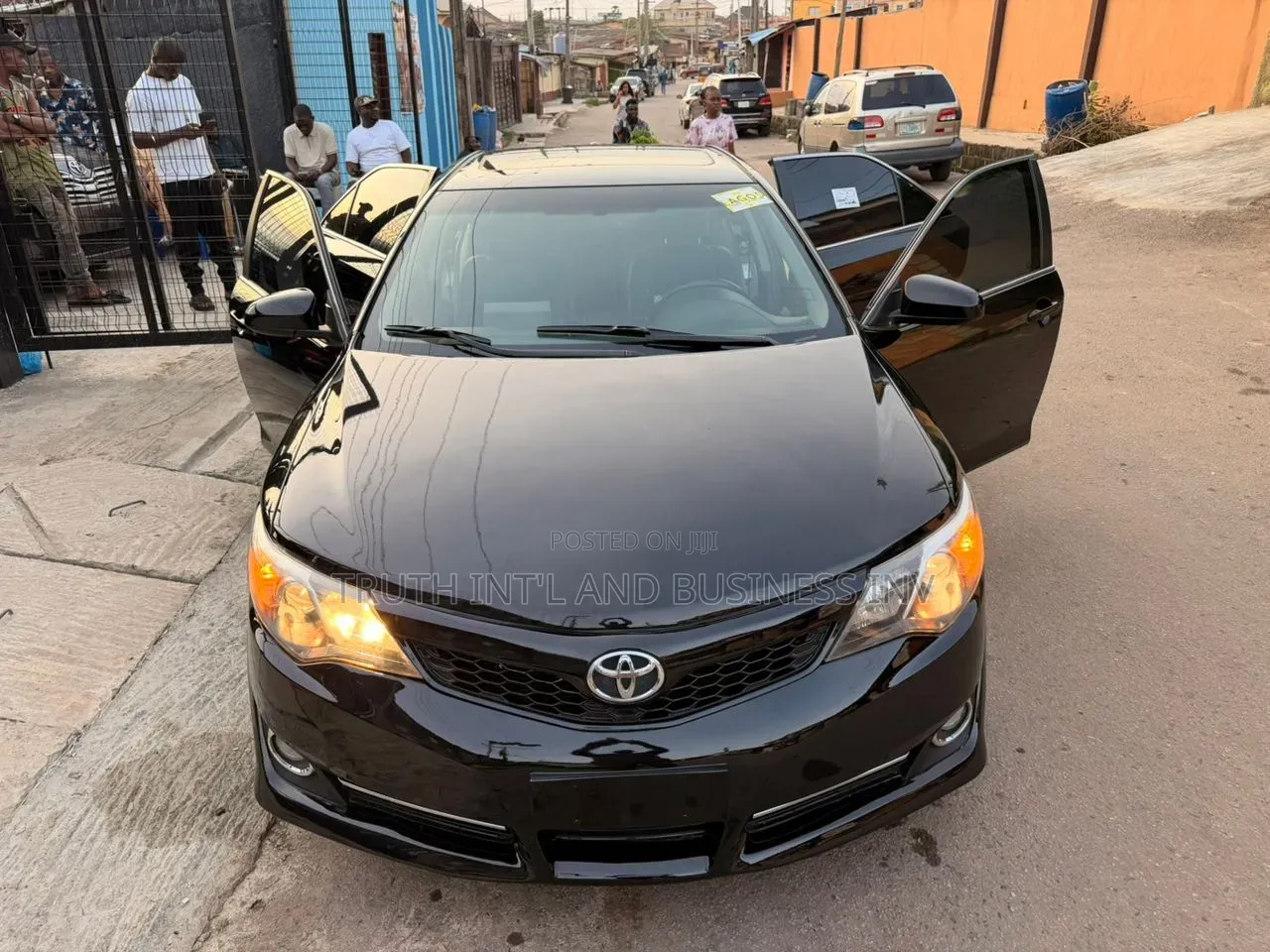 Toyota Camry SE 4dr Sedan w/Prod. End 11/13 (3.5L 6cyl 6A) 2014 Black
