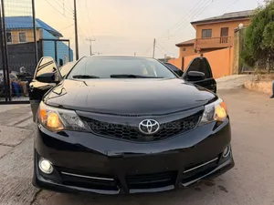 Toyota Camry SE 4dr Sedan w/Prod. End 11/13 (3.5L 6cyl 6A) 2014 Black