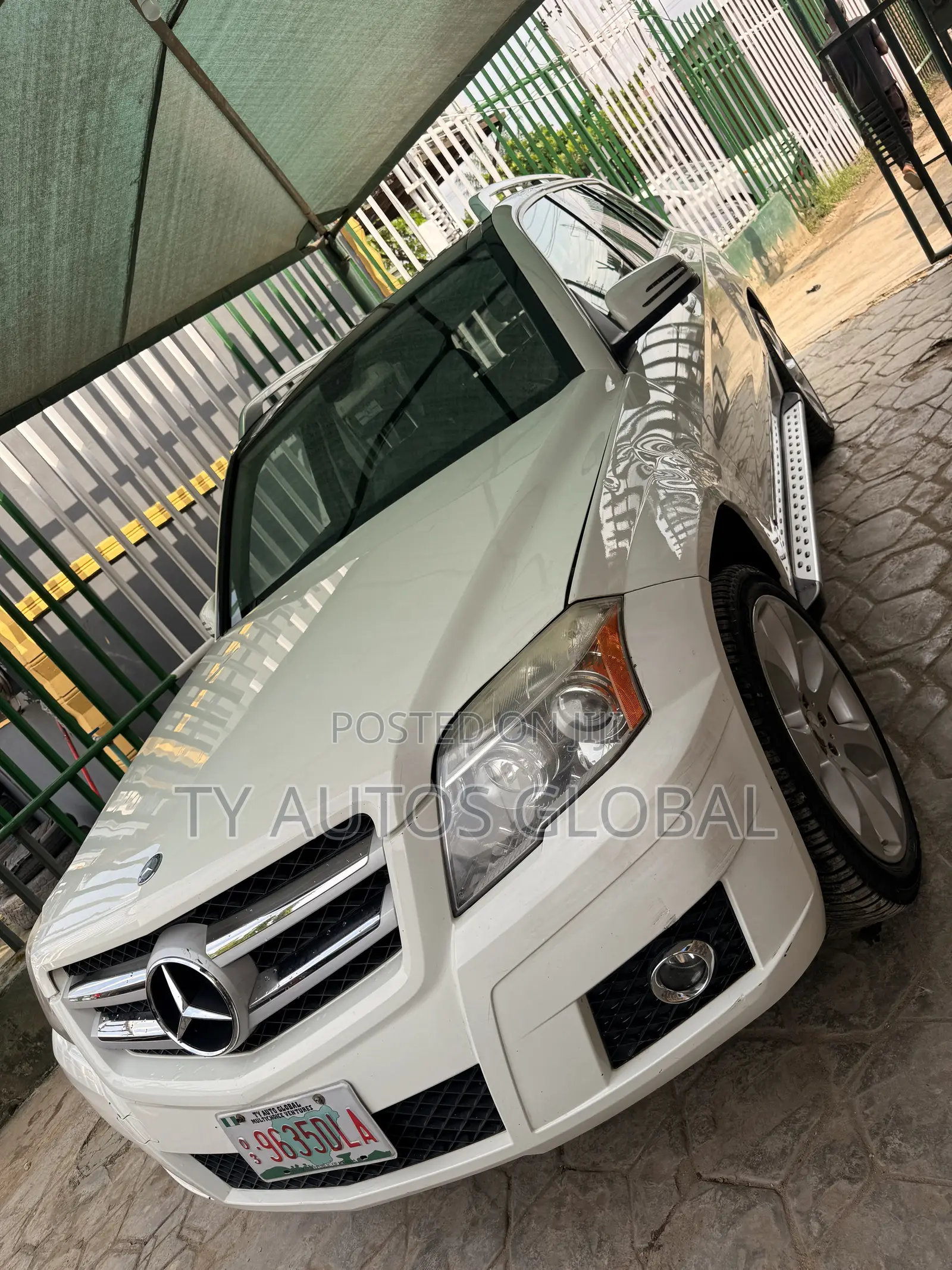 Mercedes-Benz GLK-Class 350 4MATIC 2010 White