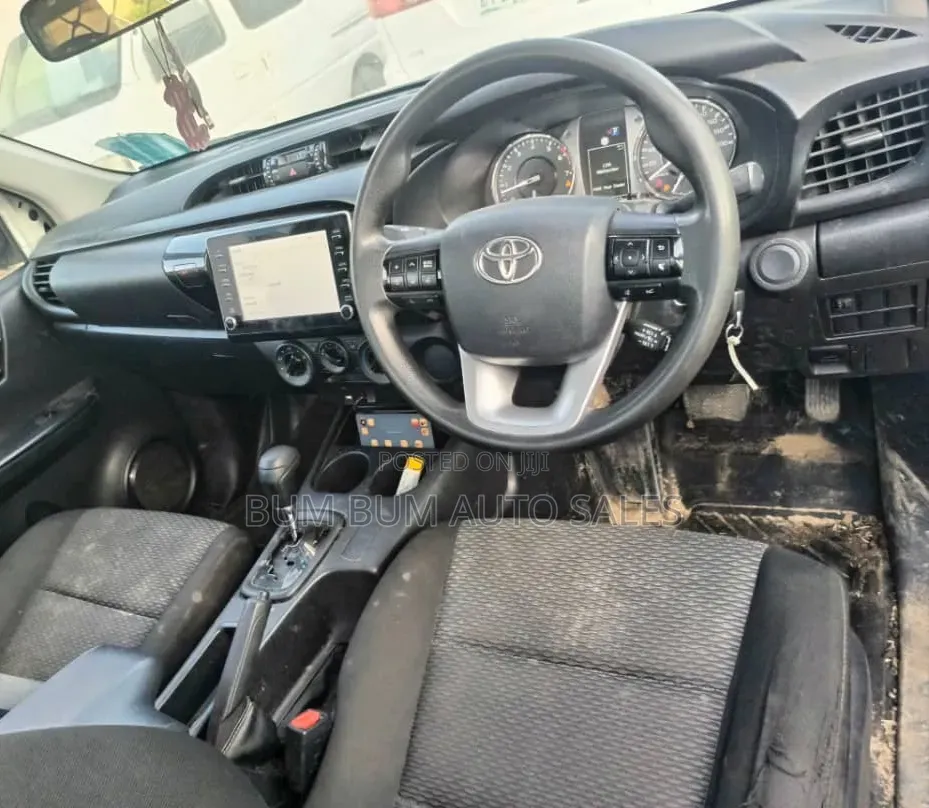 Toyota Hilux Revo Double Cab Petrol 2.7 AWD 2022 White