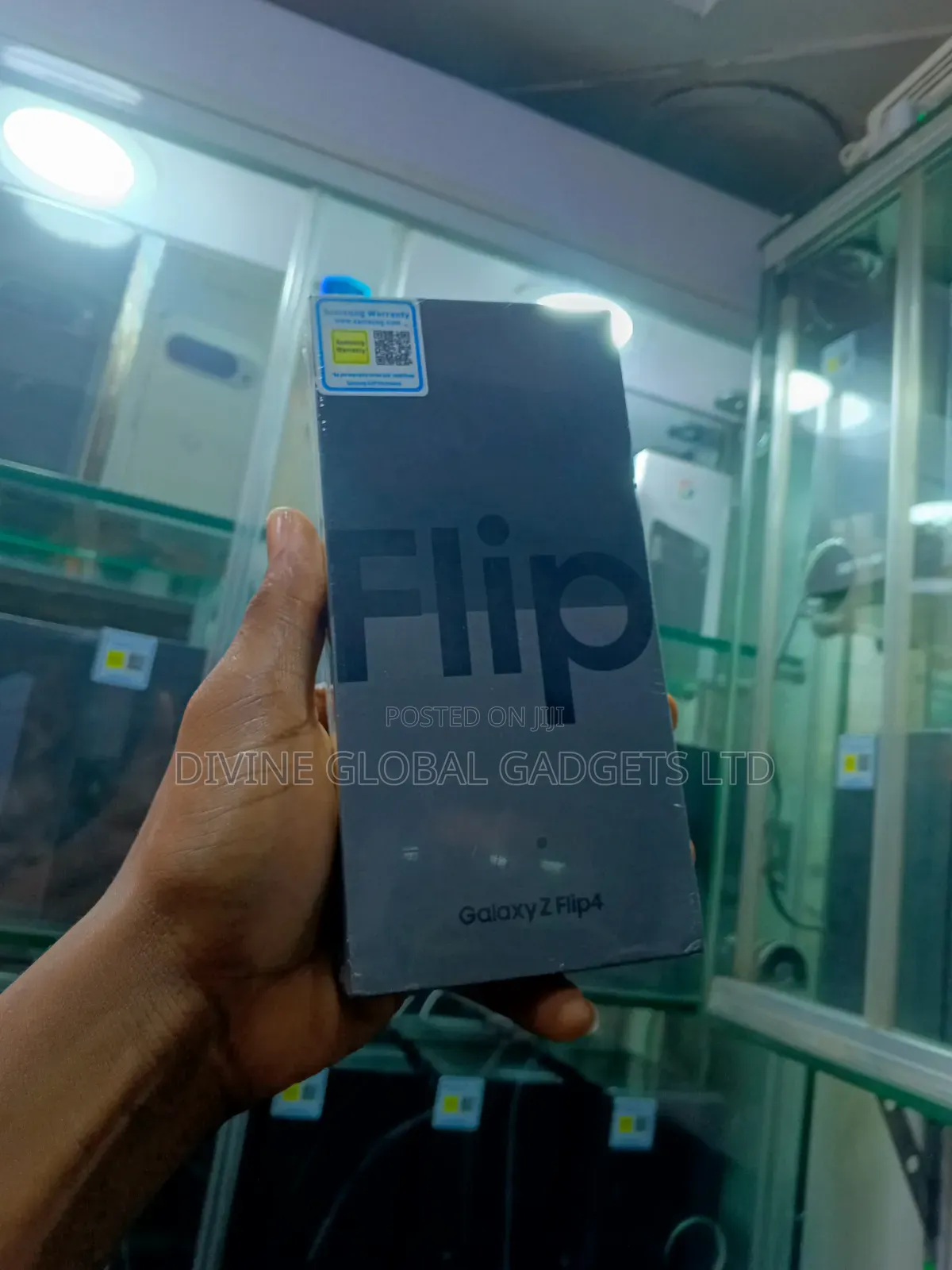 New Samsung Galaxy Z Flip4 128 GB Black