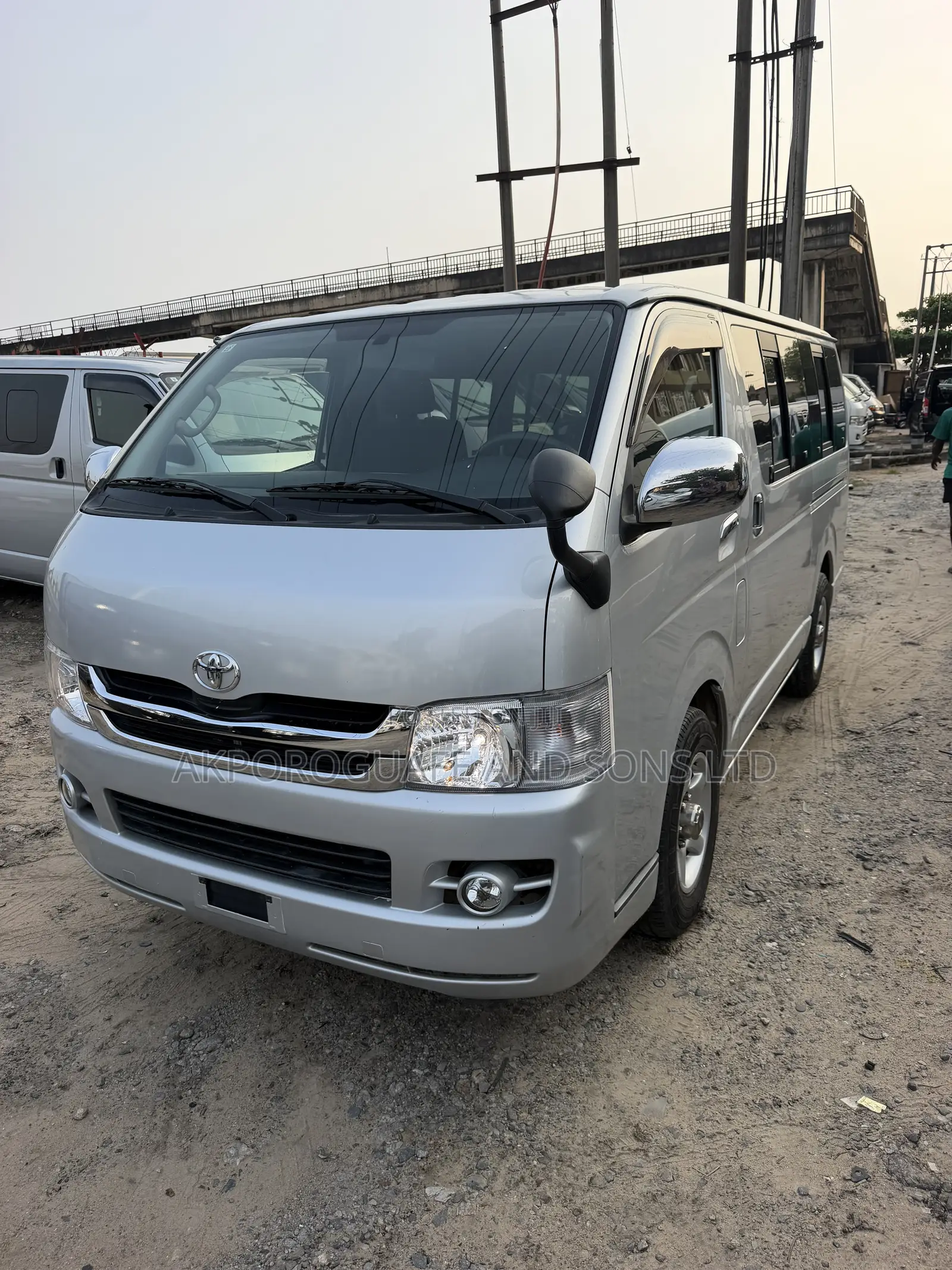 Toyota HiAce 2013 Silver