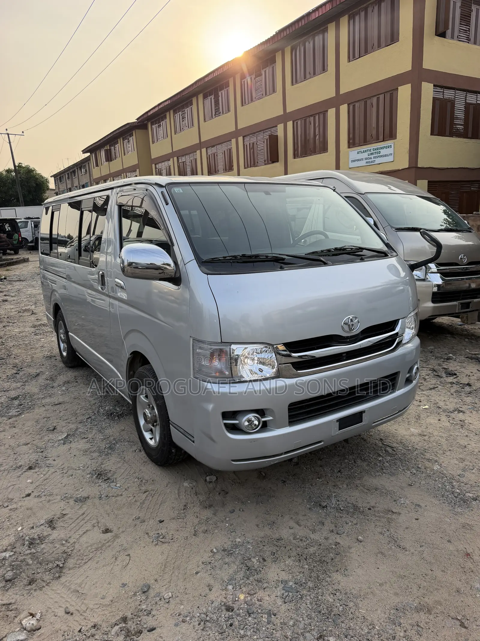 Toyota HiAce 2013 Silver