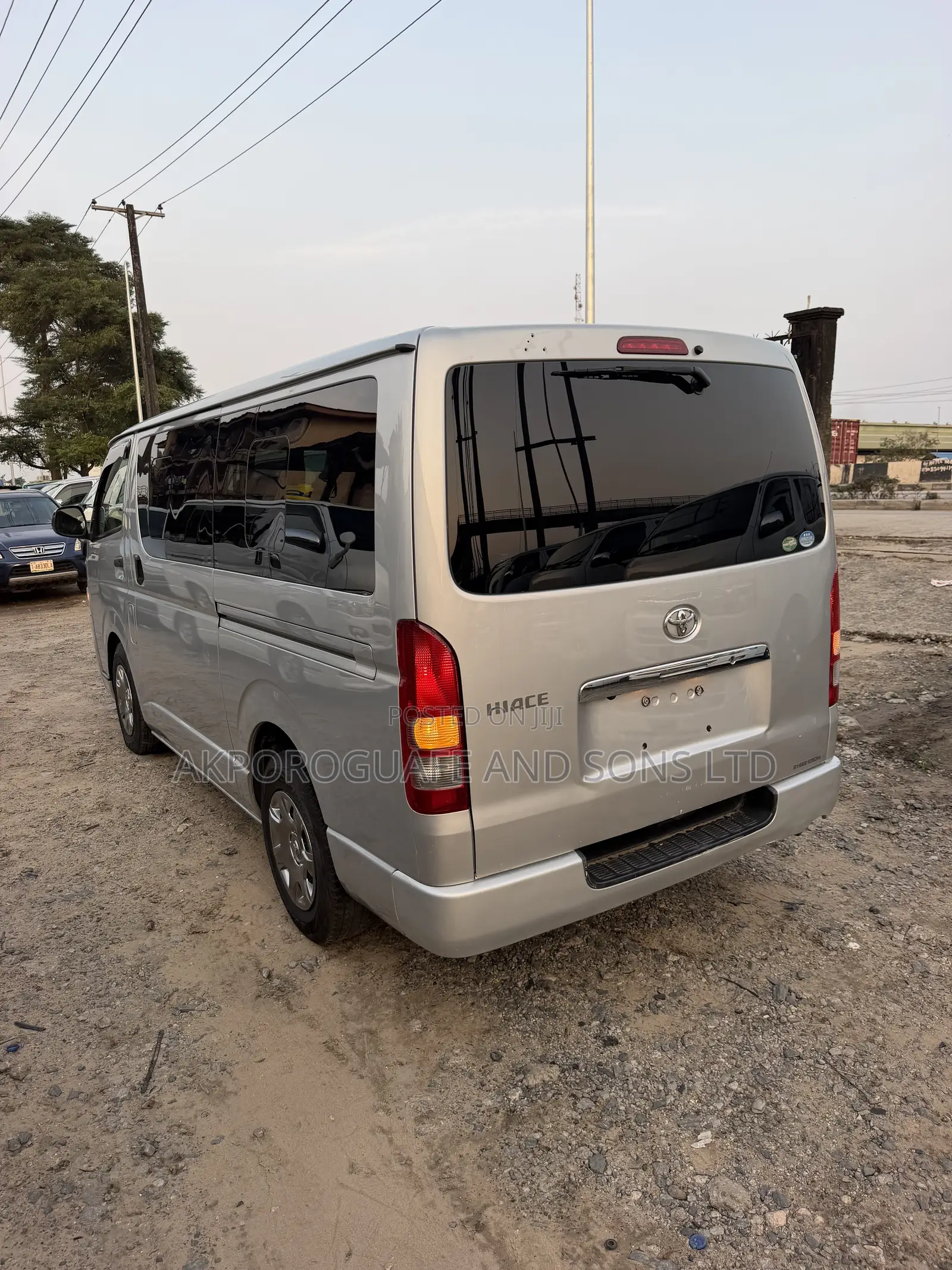 Toyota HiAce 2015 Silver