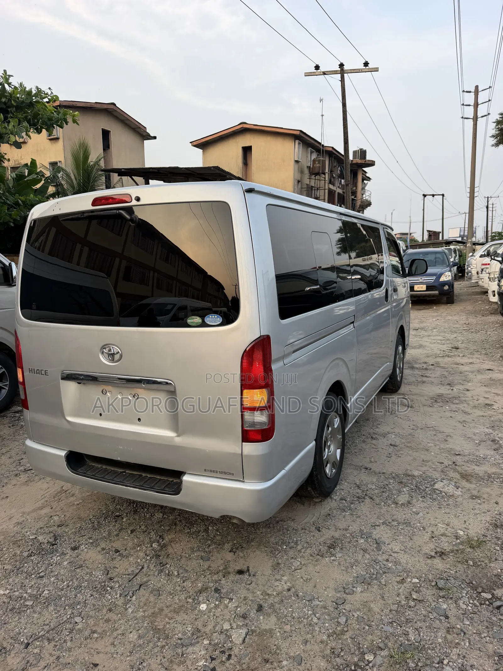 Toyota HiAce 2015 Silver