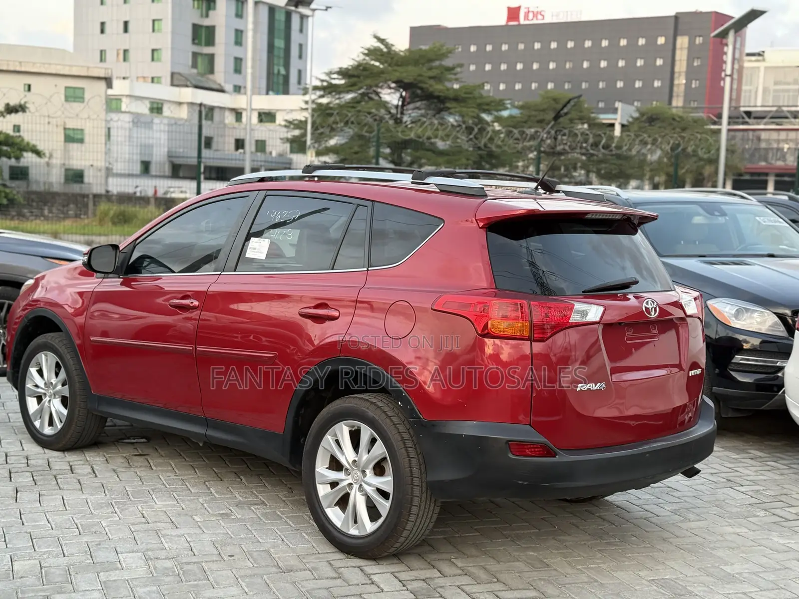 Toyota RAV4 Limited 4dr SUV AWD (2.5L 4cyl 6A) 2015 Red