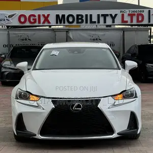 Lexus IS 2018 White