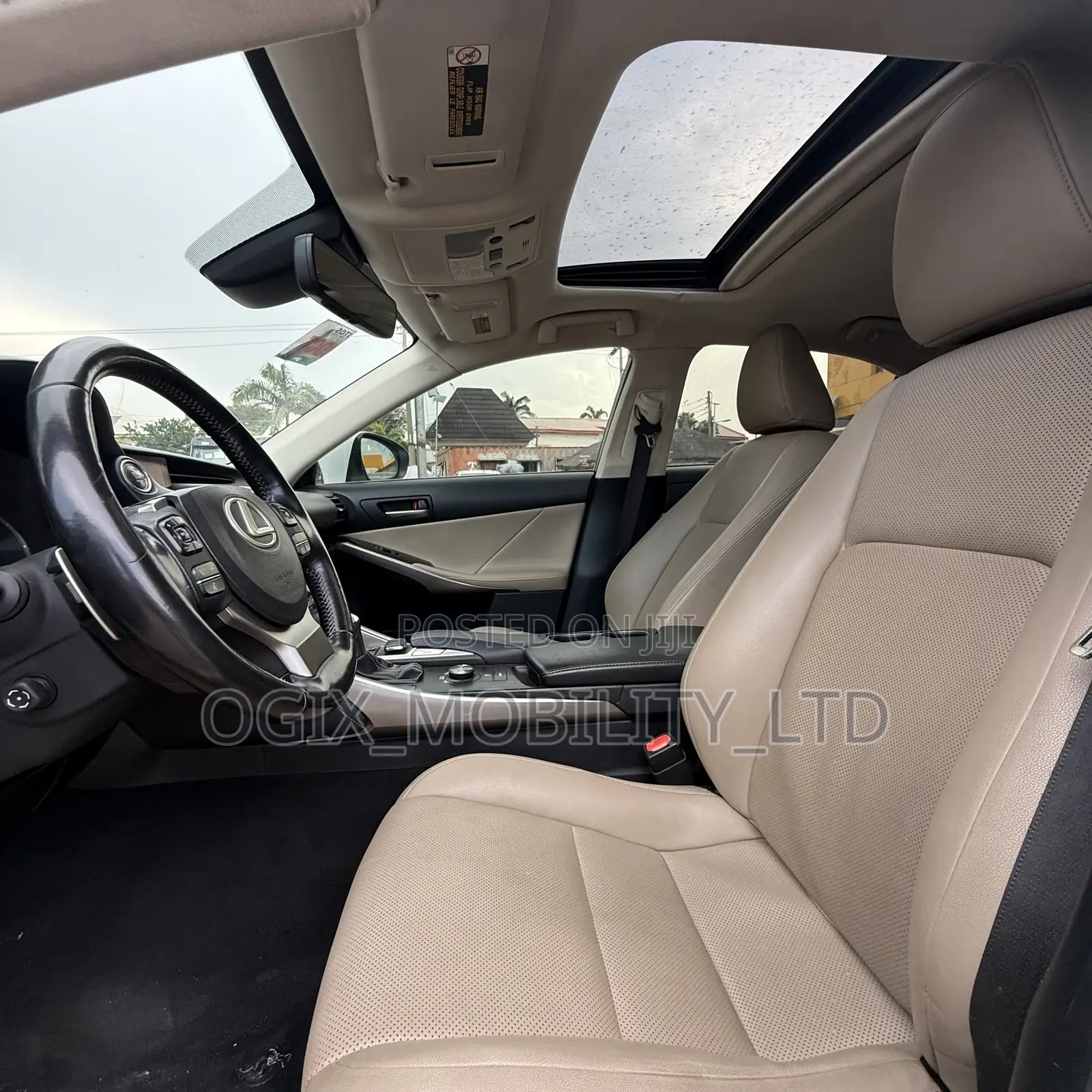 Lexus IS 2018 White
