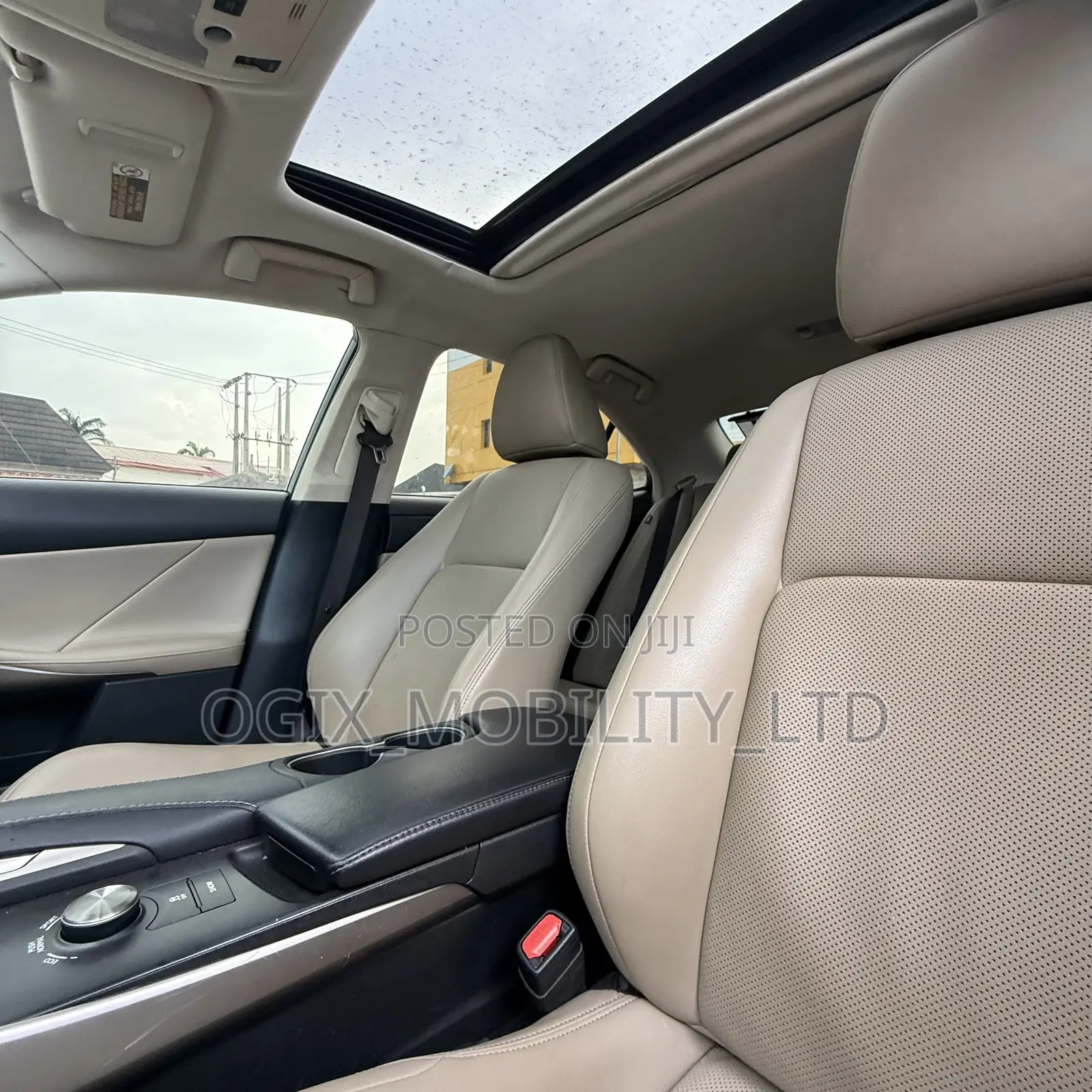 Lexus IS 2018 White