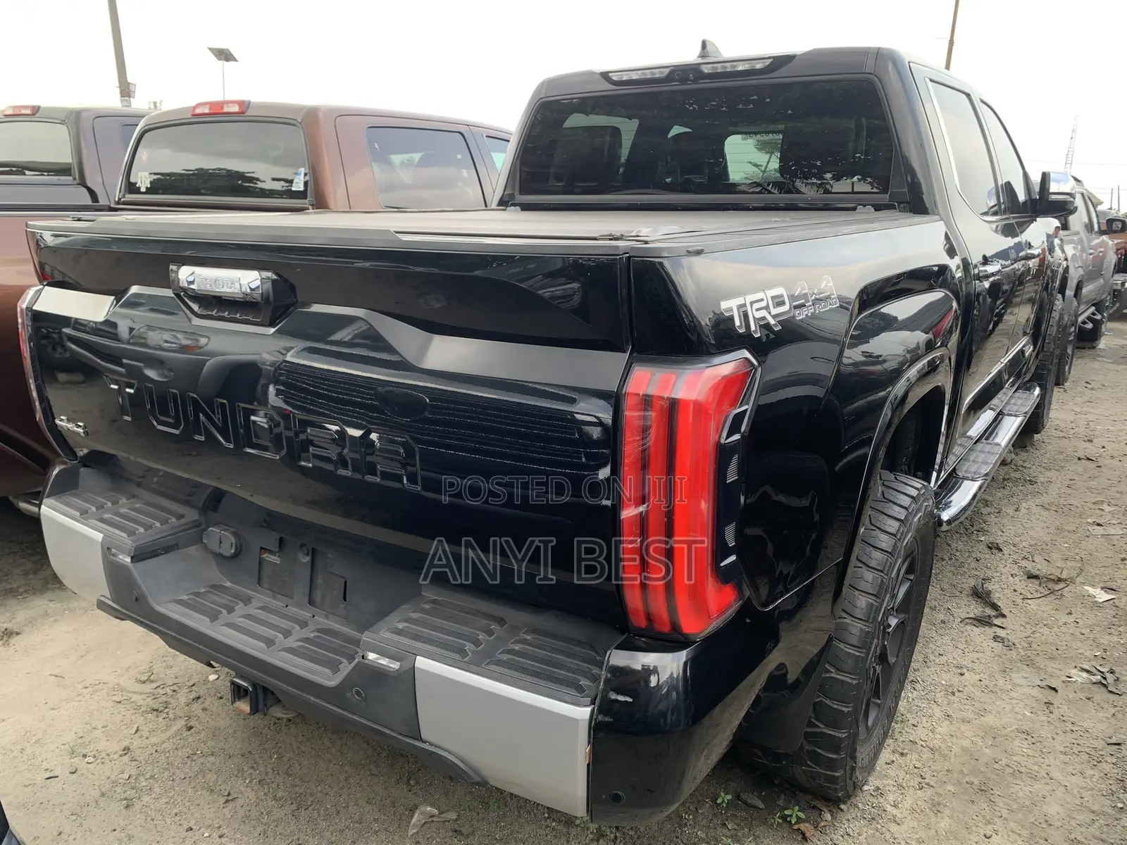 Toyota Tundra 2022 Black