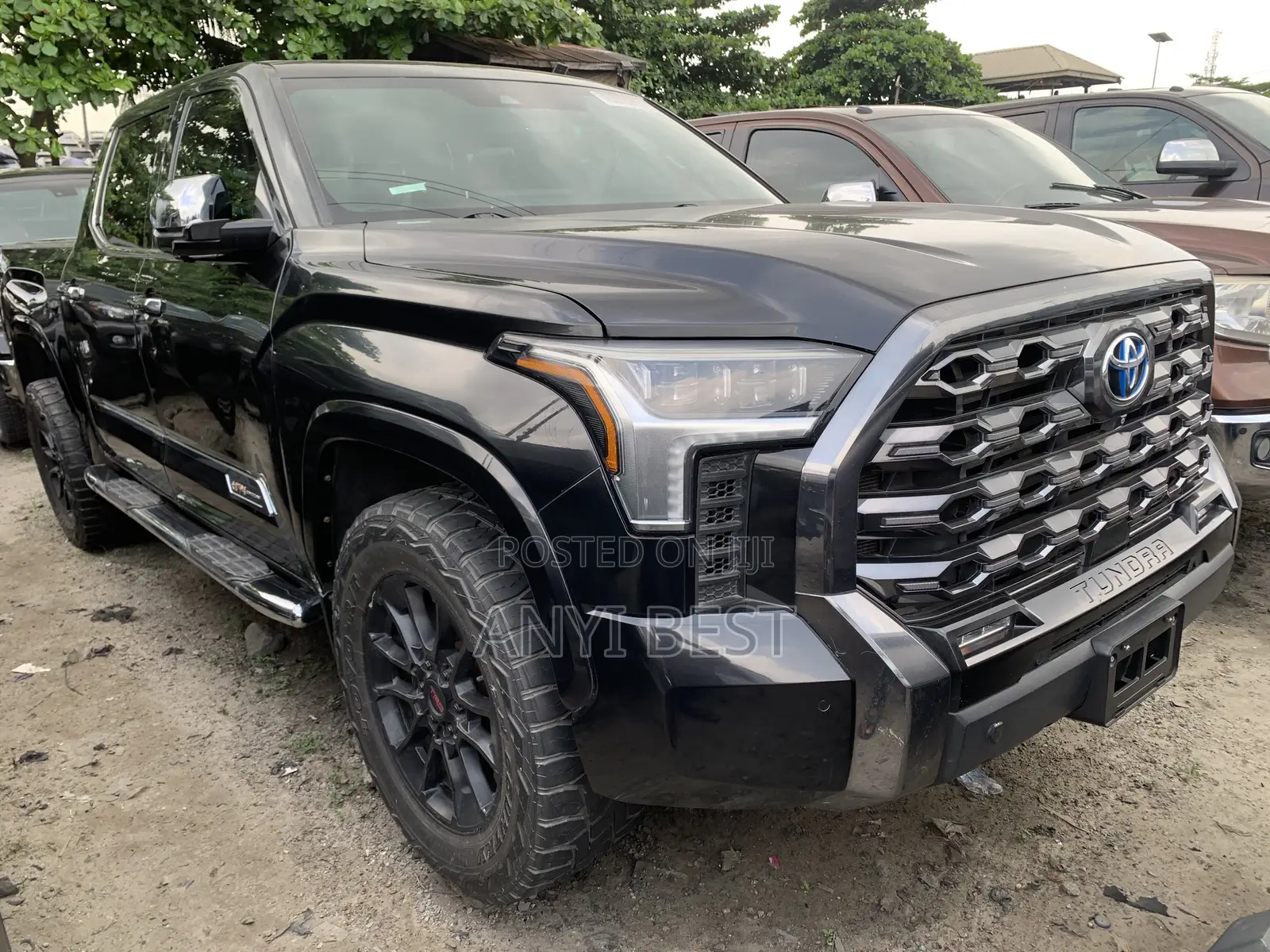Toyota Tundra 2022 Black