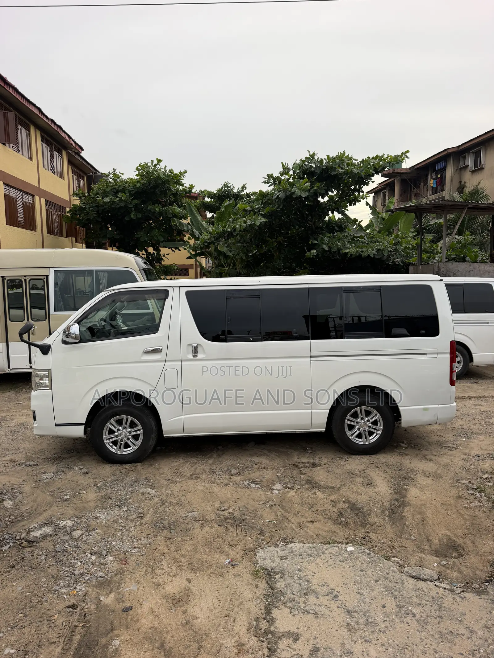 Toyota HiAce 2012 White