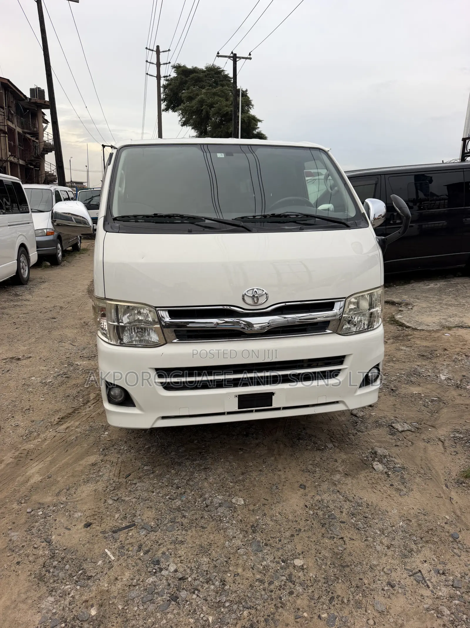 Toyota HiAce 2012 White