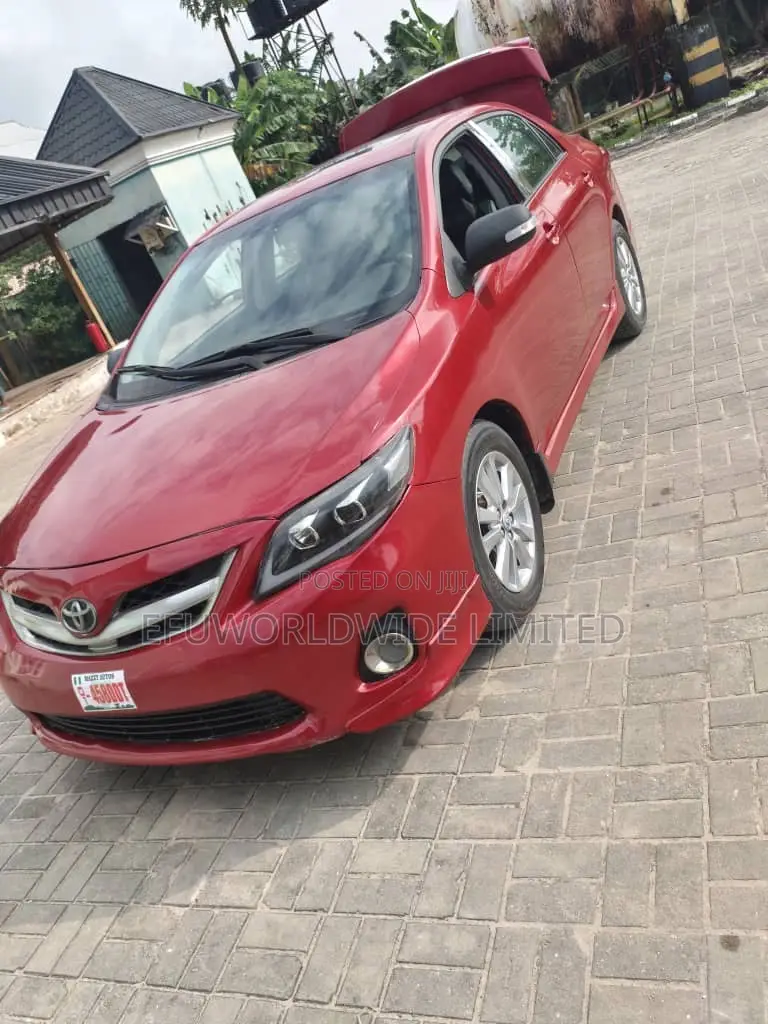 Toyota Corolla S 4dr Sedan (1.8L 4cyl 4A) 2013 Red