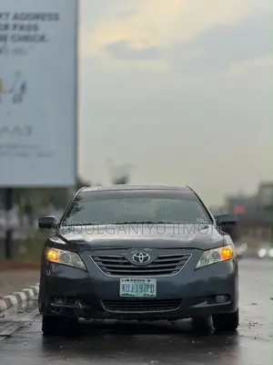 Toyota Camry 2.4 XLE 2008 Gray