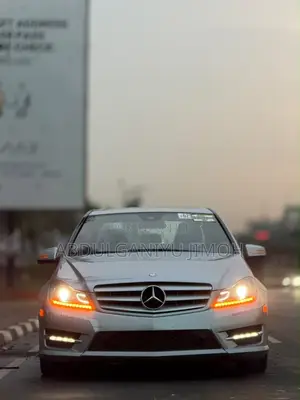 Mercedes-Benz C300 2013