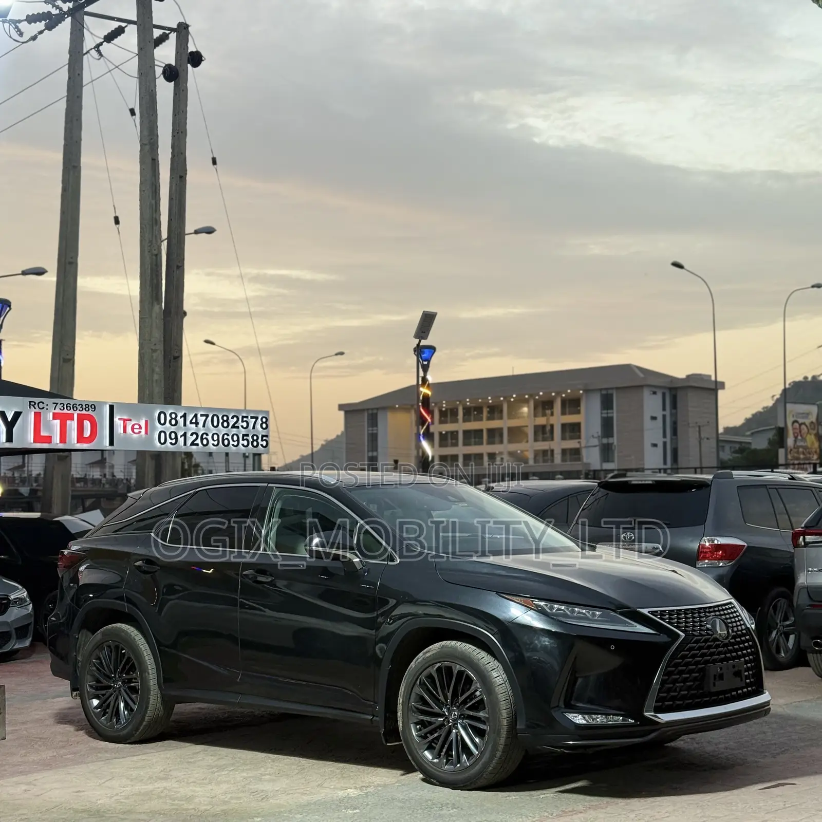 Lexus RX 2022 Black