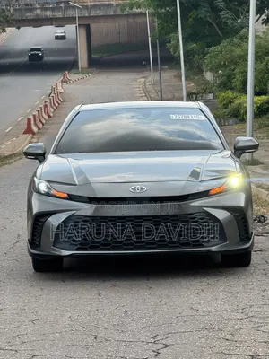 Toyota Camry SE 2025 Black