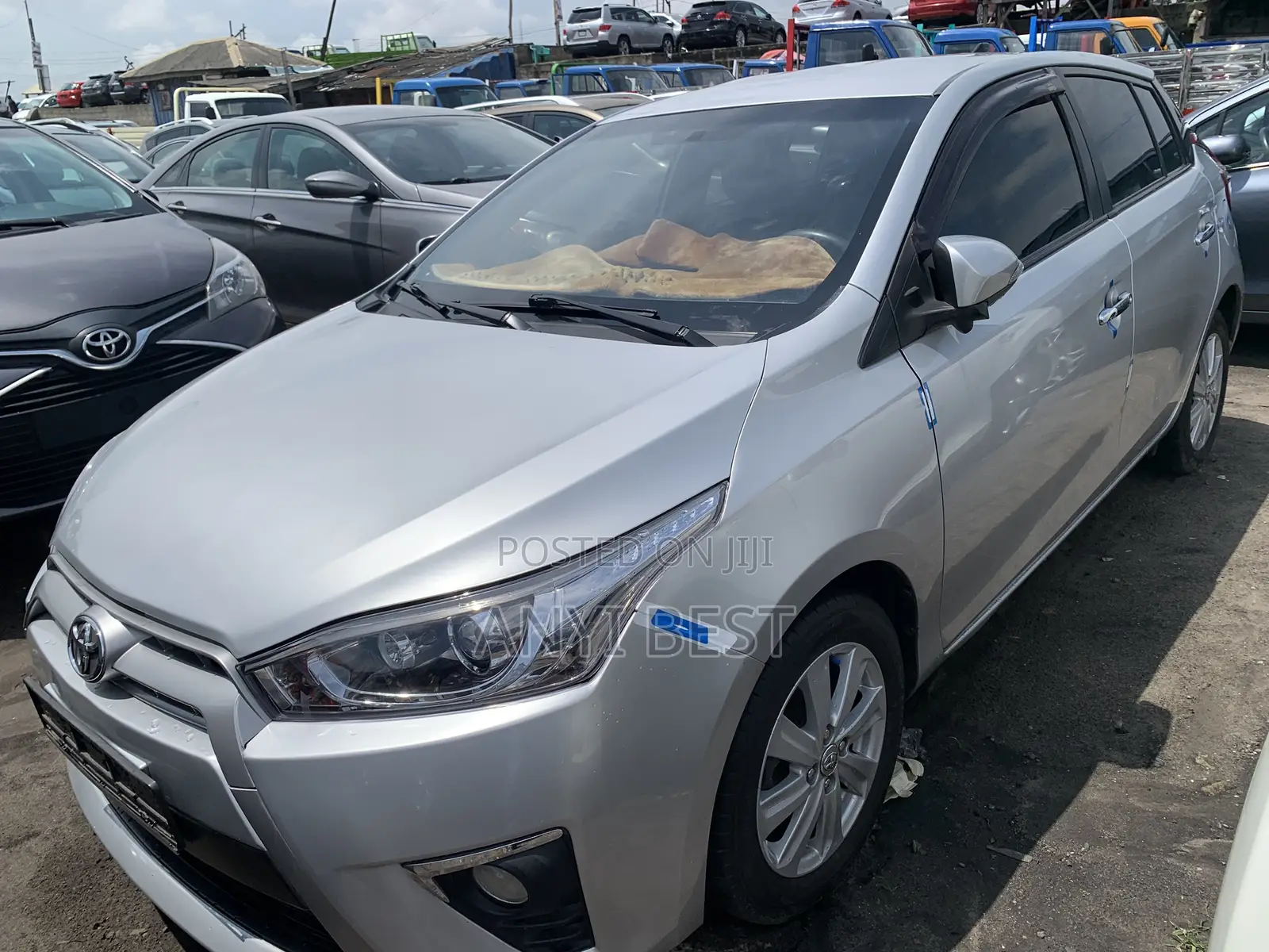 Toyota Yaris 2015 Silver