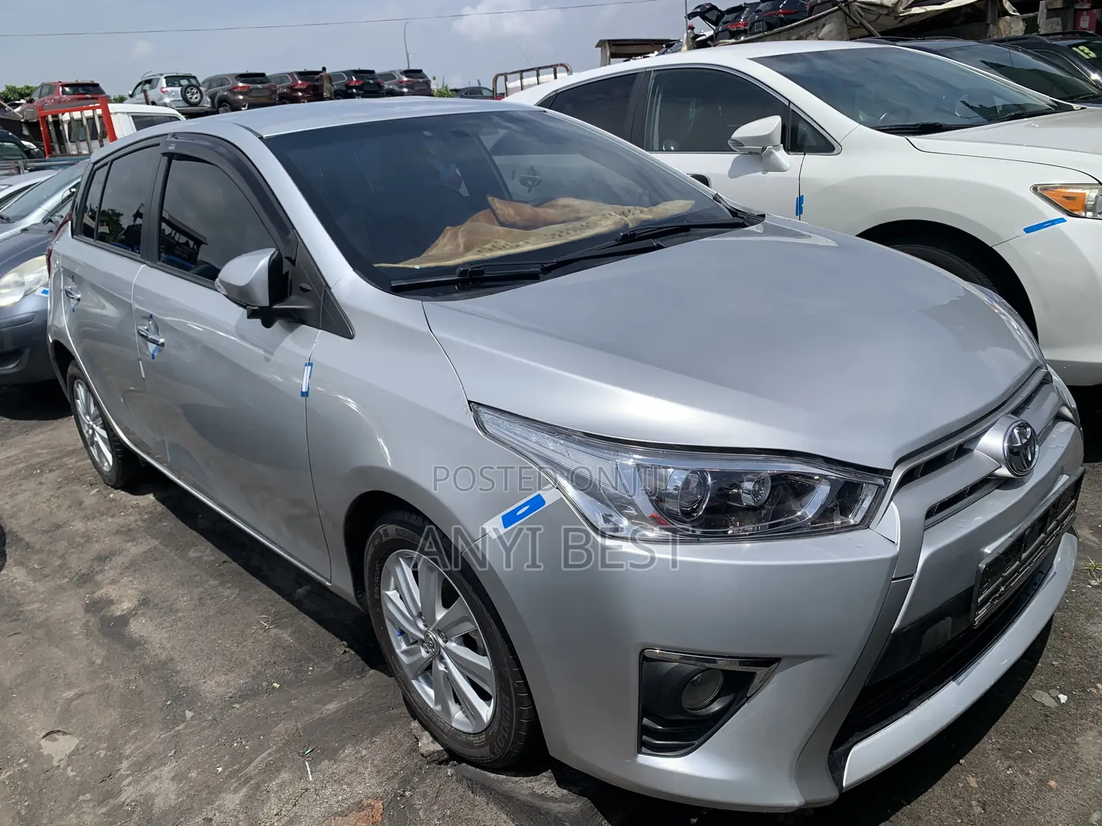 Toyota Yaris 2015 Silver