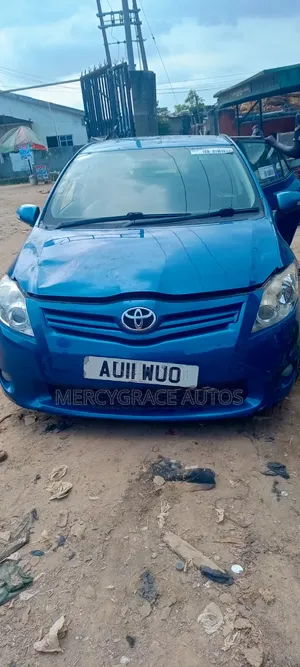 Toyota Auris 2011 Blue