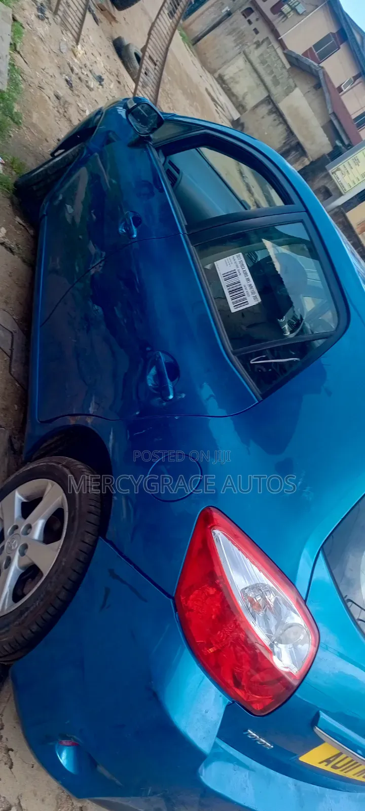 Toyota Auris 2011 Blue