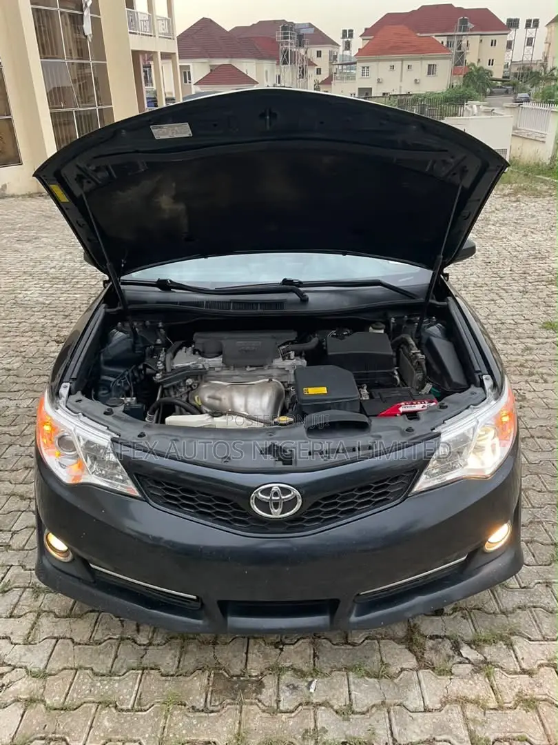 Toyota Camry LE 4dr Sedan (2.5L 4cyl 6A) 2014 Blue