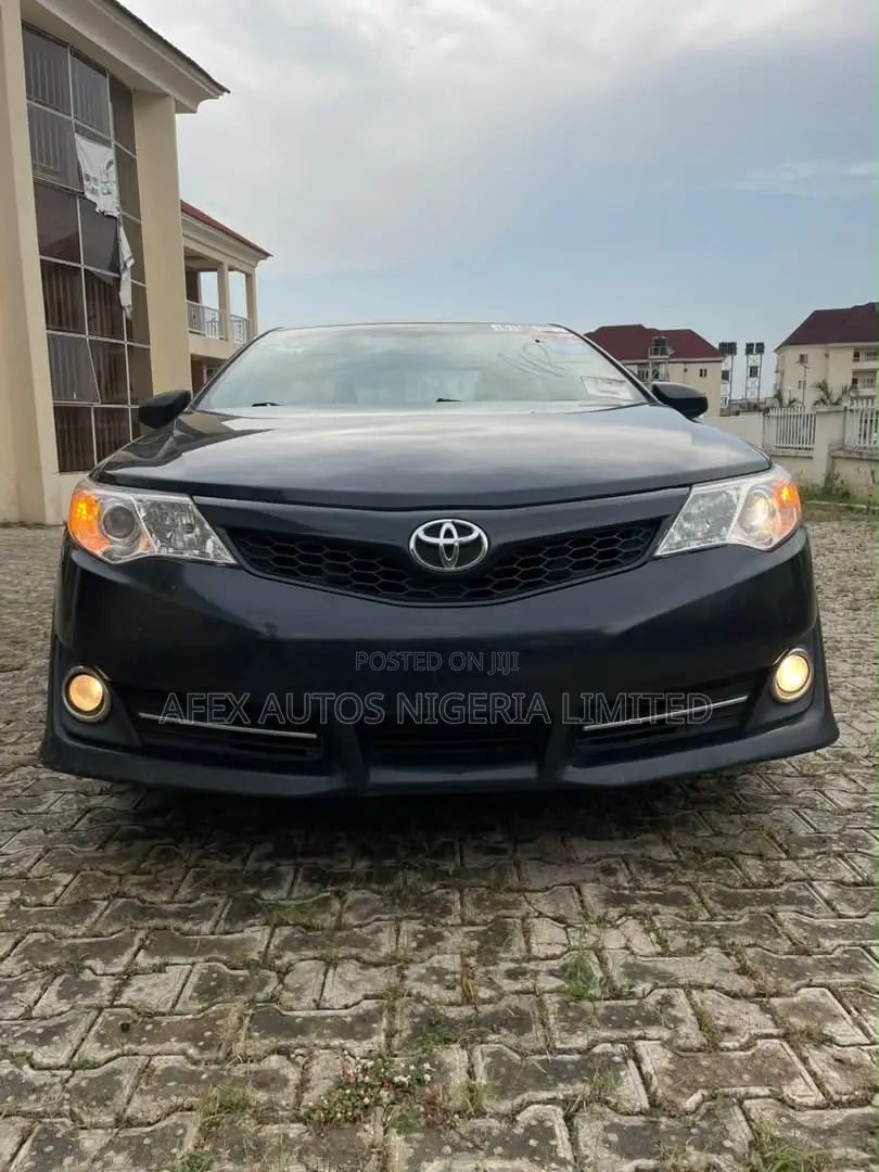 Toyota Camry LE 4dr Sedan (2.5L 4cyl 6A) 2014 Blue