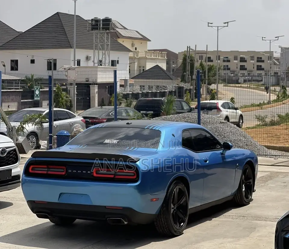 Dodge Challenger SRT 392 2016 Blue