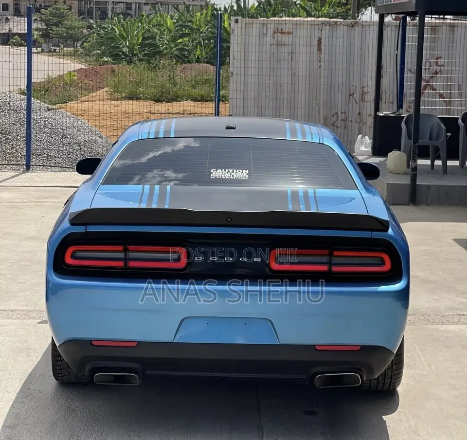 Dodge Challenger SRT 392 2016 Blue