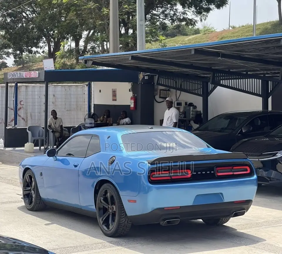 Dodge Challenger SRT 392 2016 Blue