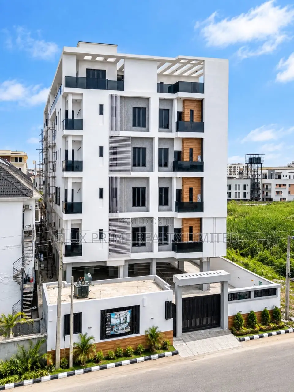 2bdrm Apartment in Lekki Phase 1 for sale