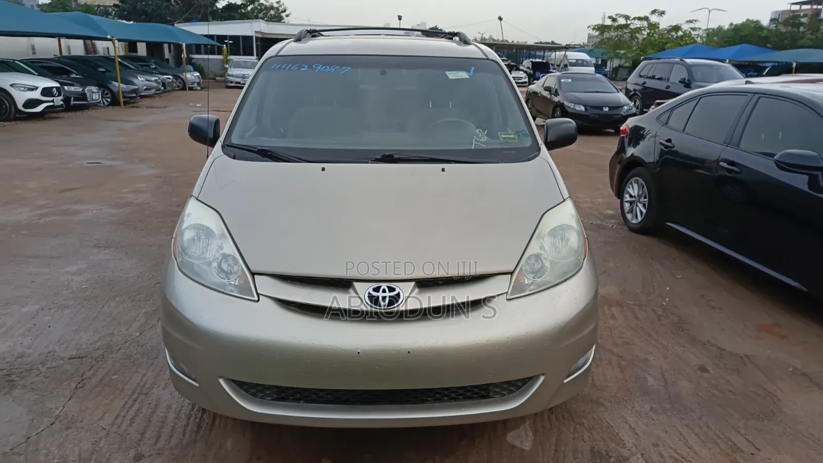Toyota Sienna LE 4WD 2007 Gold
