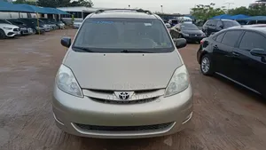 Toyota Sienna LE 4WD 2007 Gold