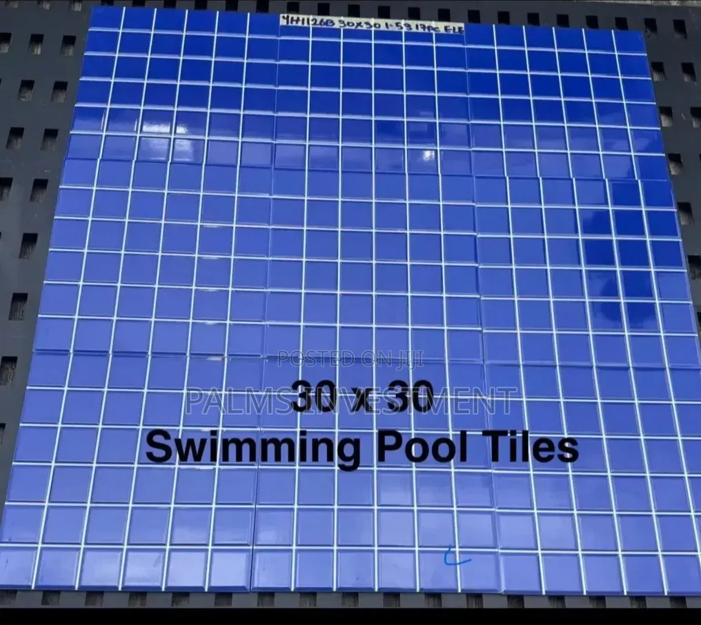 33/33 Swimming Pool