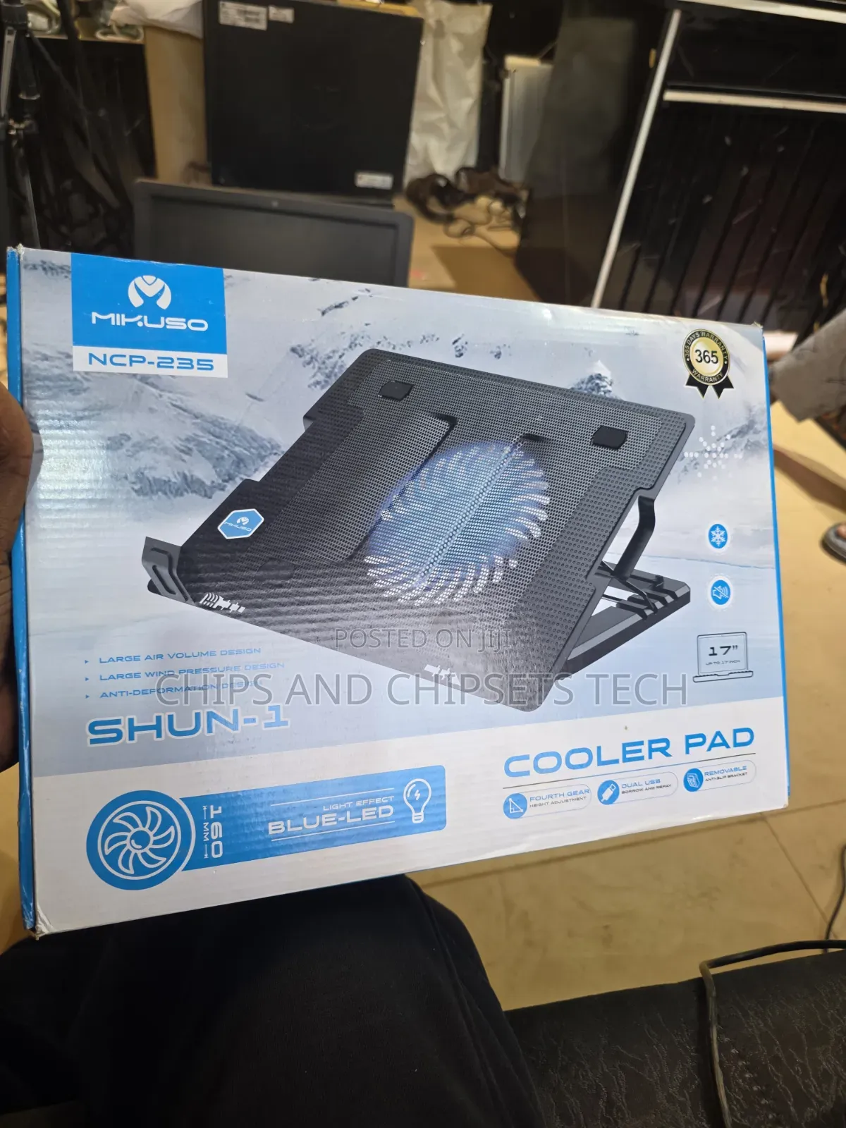 Cooling Stand for Laptops With Fan