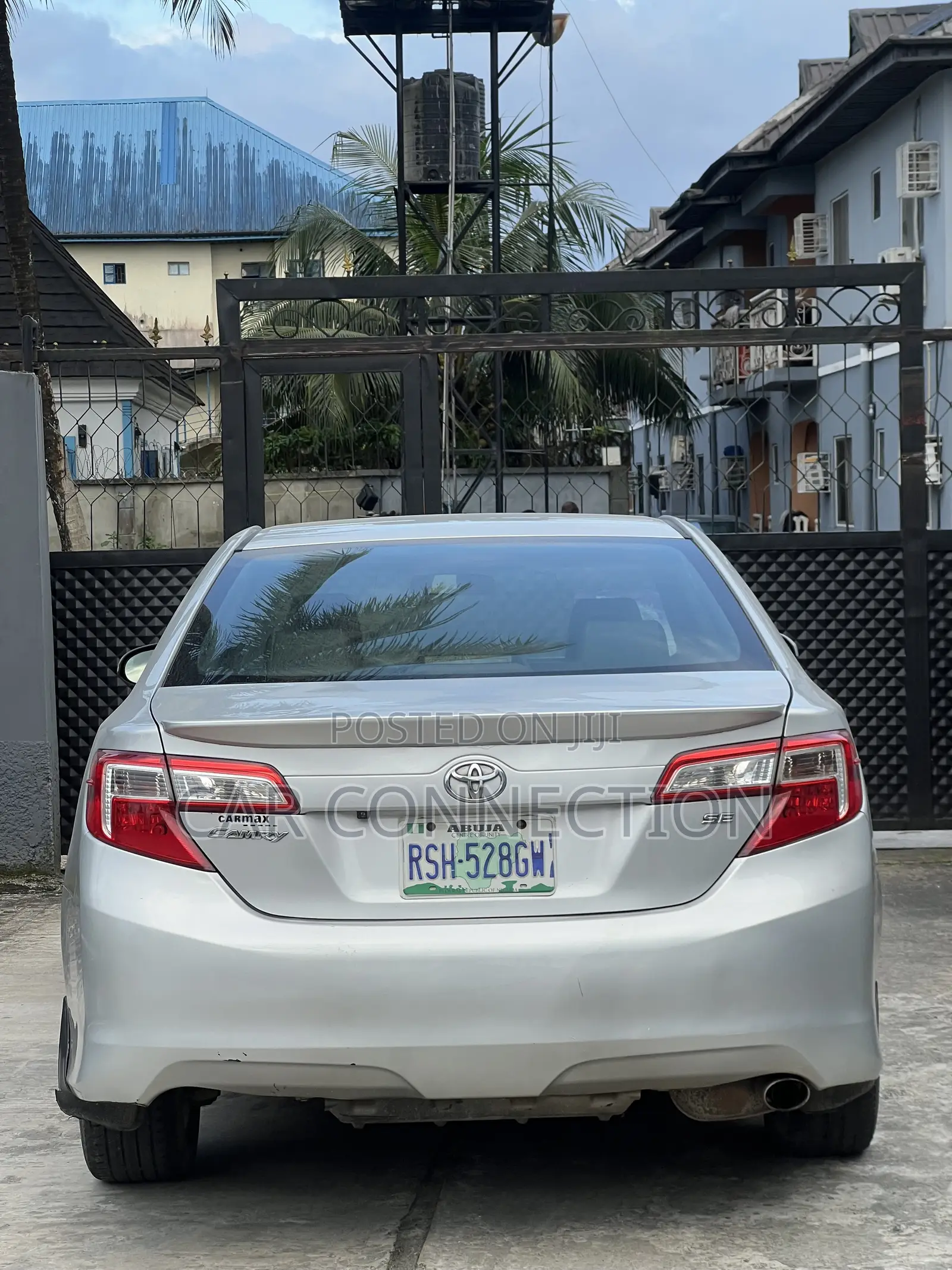 Toyota Camry SE 4dr Sedan (2.5L 4cyl 6A) 2013 Gray