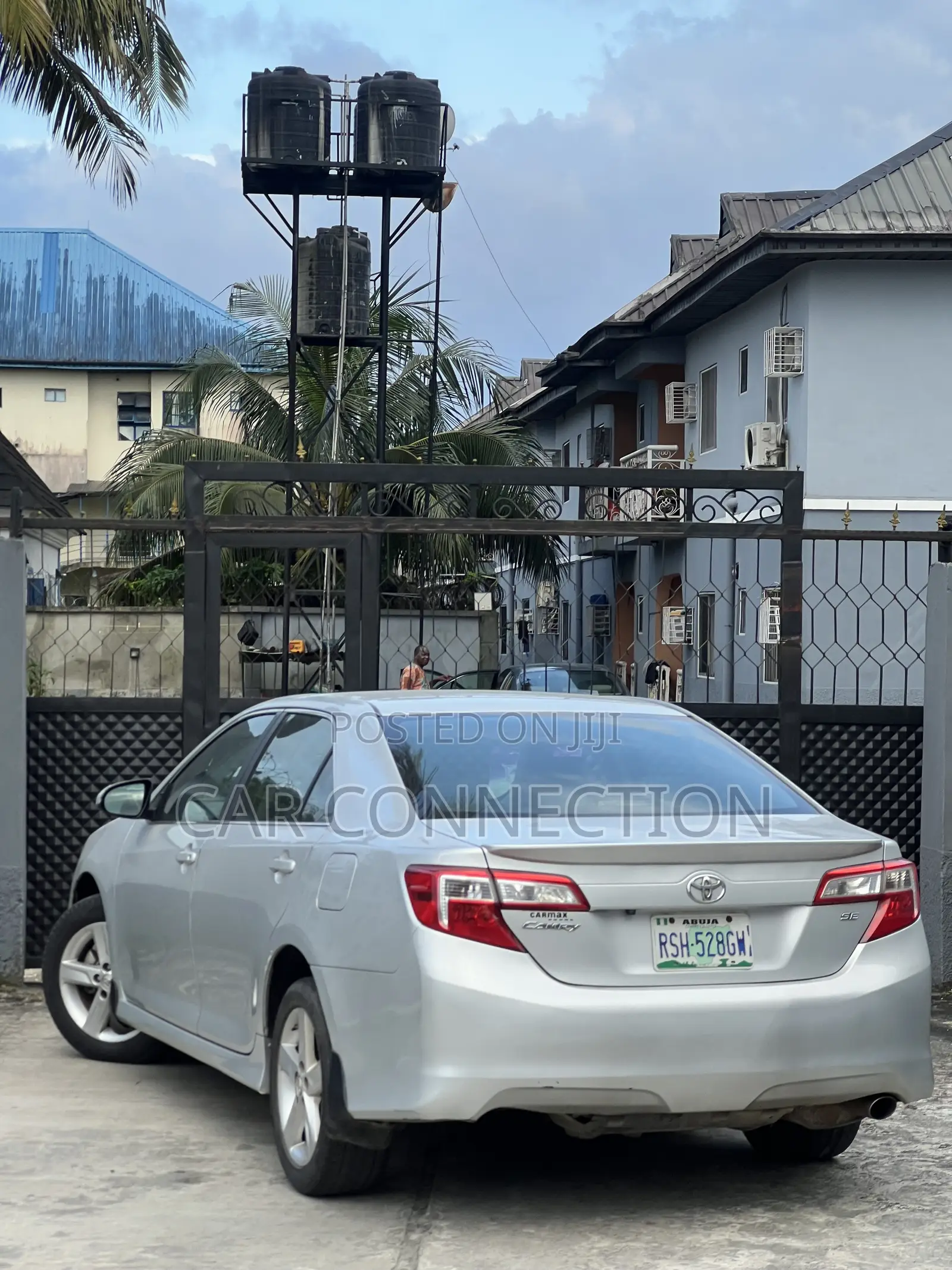 Toyota Camry SE 4dr Sedan (2.5L 4cyl 6A) 2013 Gray
