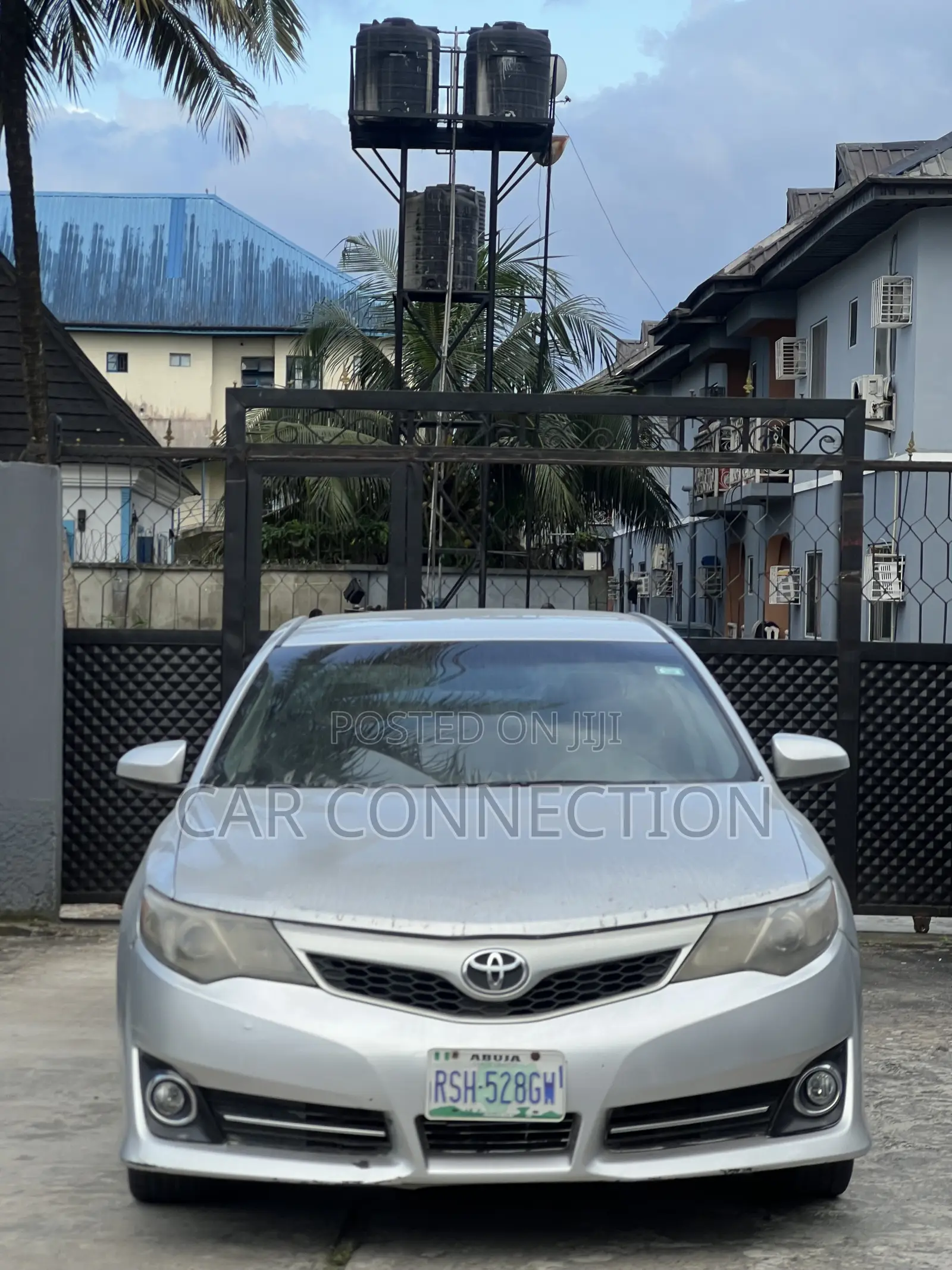 Toyota Camry SE 4dr Sedan (2.5L 4cyl 6A) 2013 Gray