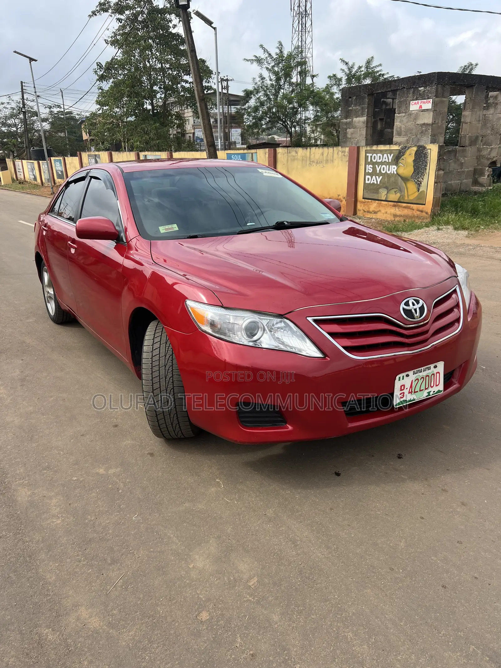 Toyota Camry LE 4dr Sedan (2.5L 4cyl 6A) 2011 Red