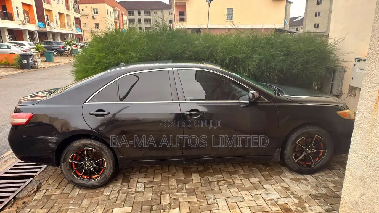 Toyota Camry XLE V6 4dr Sedan (3.5L 6cyl 6A) 2011 Black