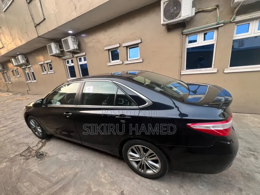 Toyota Camry SE w/Special Edition Pkg (2.5L 4cyl 6A) 2016