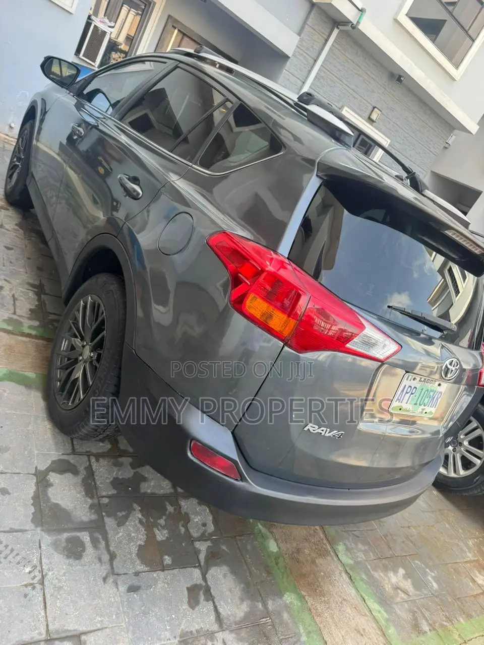 Toyota RAV4 LE 4dr SUV (2.5L 4cyl 6A) 2015 Gray