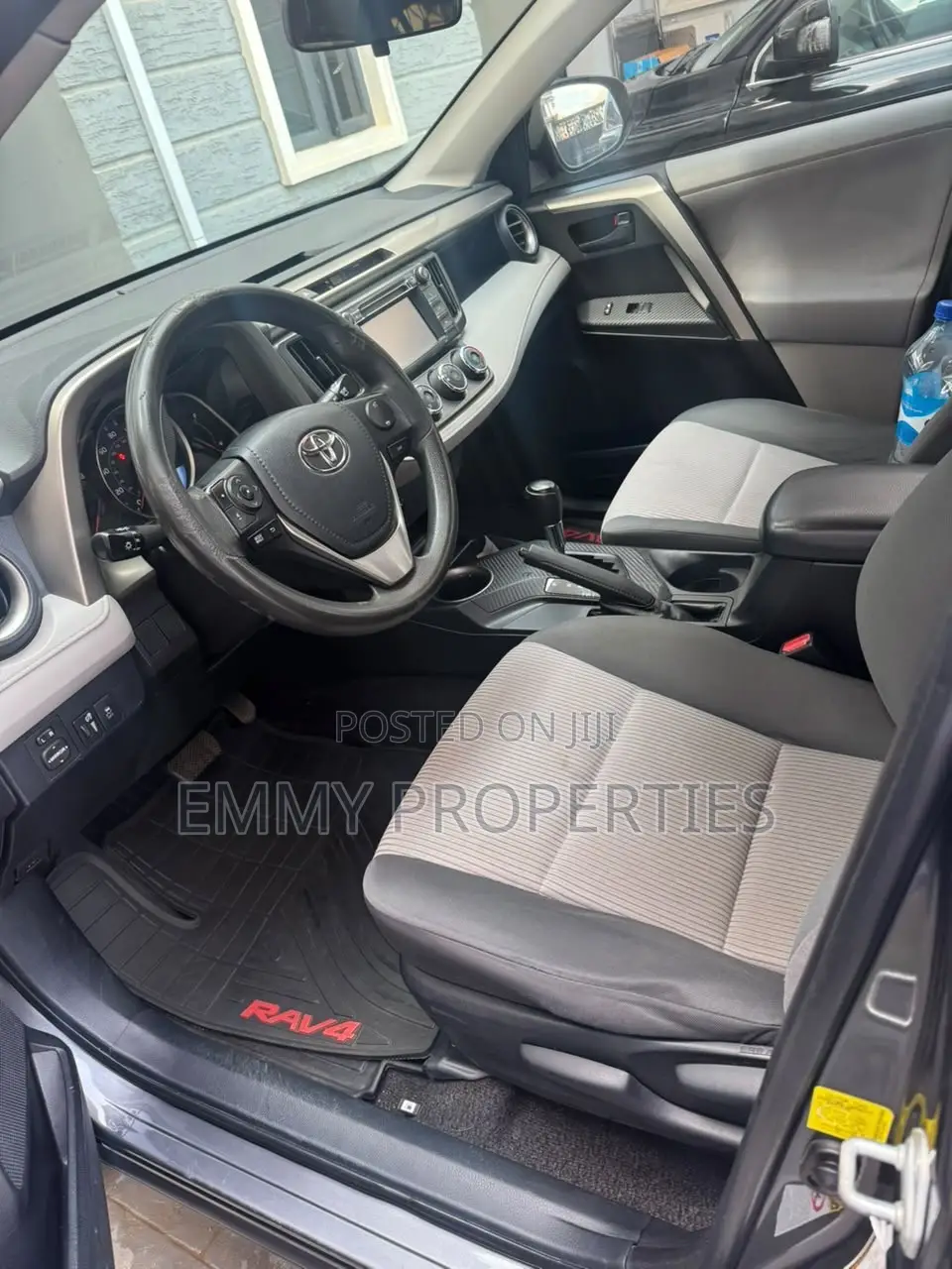 Toyota RAV4 LE 4dr SUV (2.5L 4cyl 6A) 2015 Gray