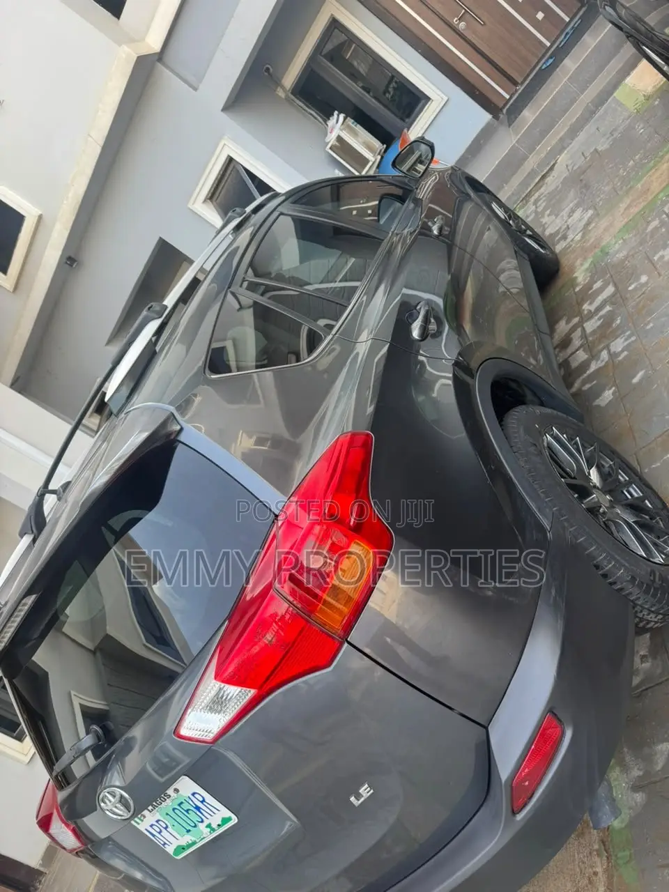 Toyota RAV4 LE 4dr SUV (2.5L 4cyl 6A) 2015 Gray