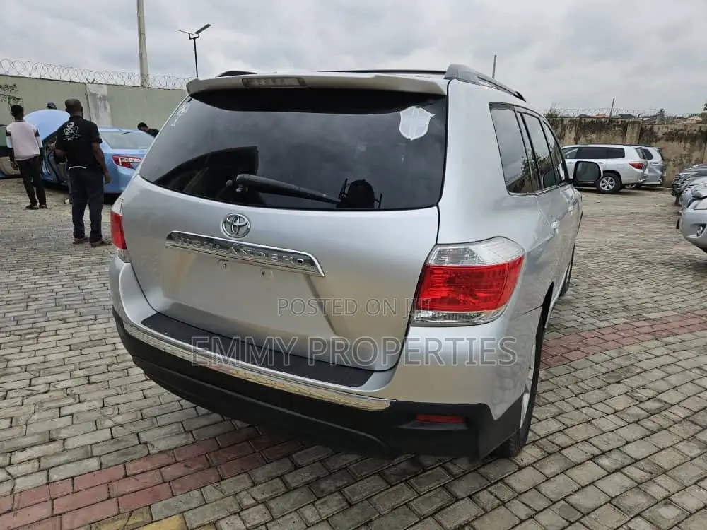 Toyota Highlander Limited 2012 Silver