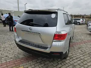 Toyota Highlander Limited 2012 Silver